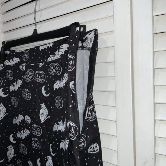 Rowme Black and White Pumpkin and Bats Print A-Line Skirt - Picture 3 of 5